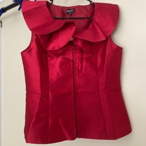 Sleeveless Zipped Shirt